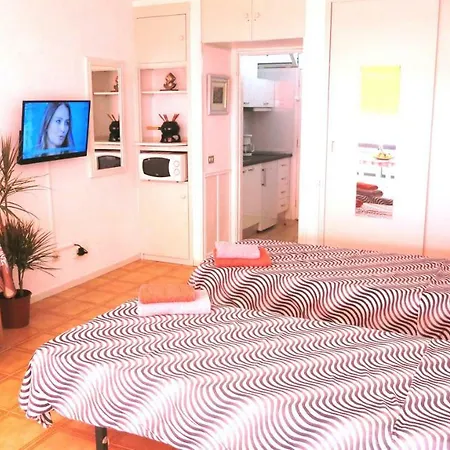 In Perfect Location Apartment