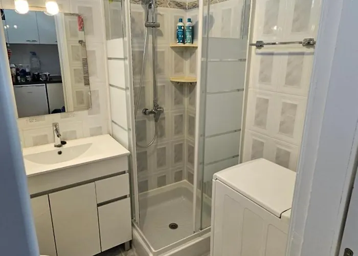 In Perfect Location Apartment *